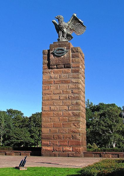 Datei:U-Boot-Ehrenmal Möltenort 1.jpg